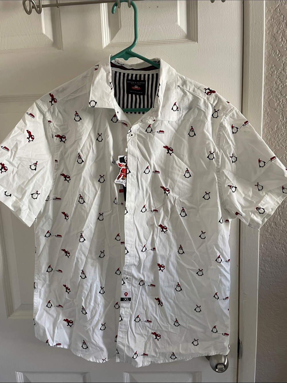 Denim & Flower White Short-Sleeve Penguin Holiday Pattern Button-Up Shirt XL